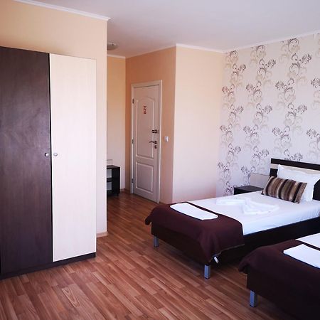 Respekt Guest House Slăntjev Brjag Rum bild