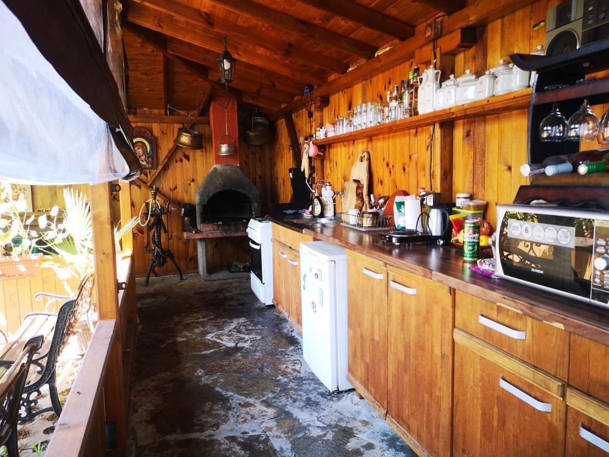 Respekt Guest House Slăntjev Brjag Exteriör bild