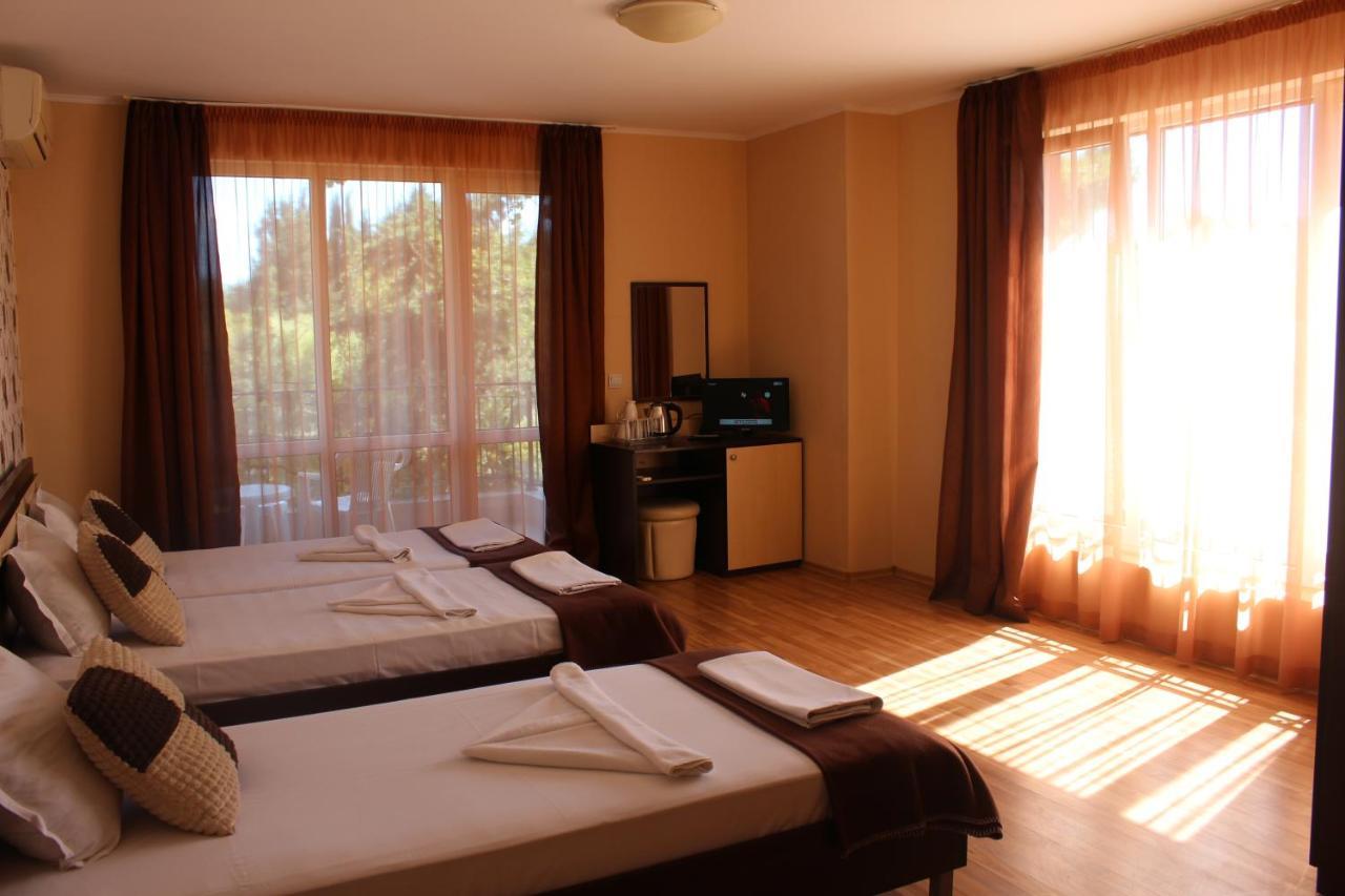 Respekt Guest House Slăntjev Brjag Exteriör bild