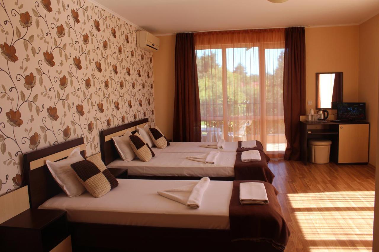 Respekt Guest House Slăntjev Brjag Exteriör bild