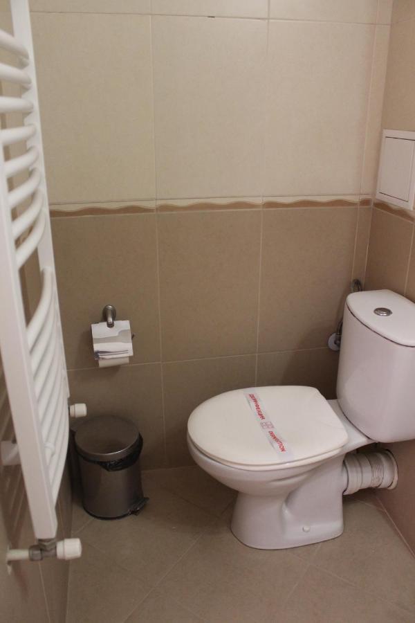 Respekt Guest House Slăntjev Brjag Exteriör bild
