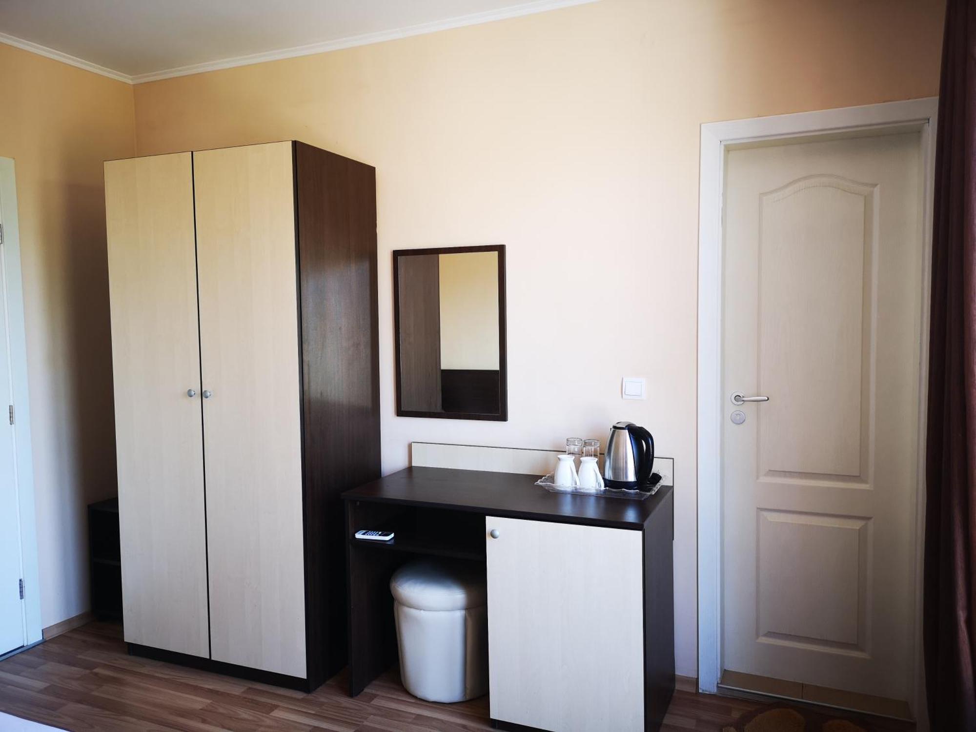 Respekt Guest House Slăntjev Brjag Rum bild