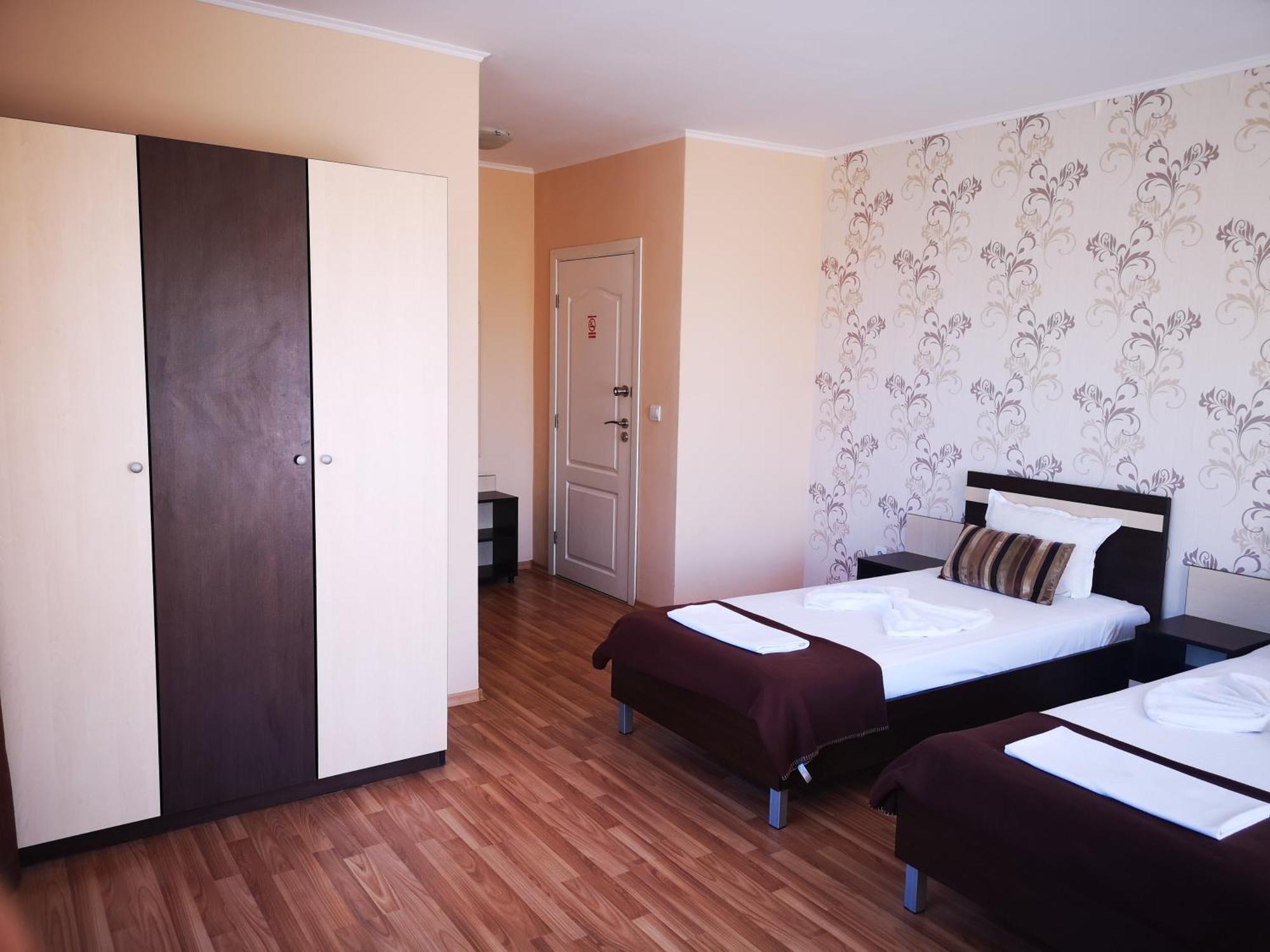 Respekt Guest House Slăntjev Brjag Rum bild