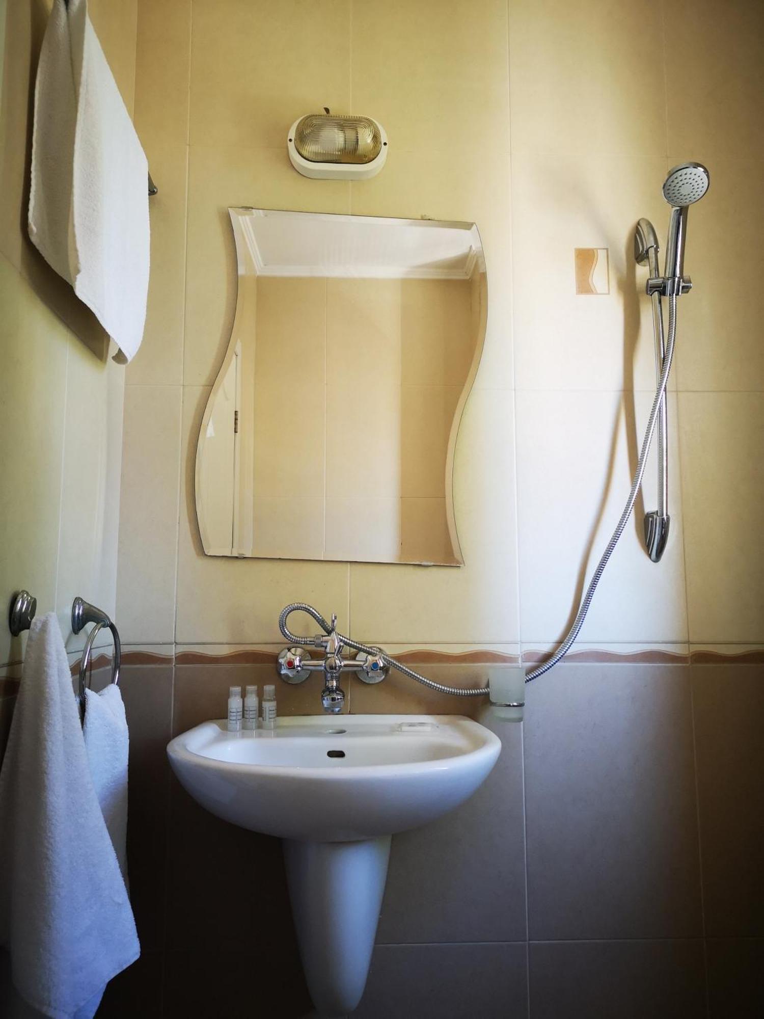 Respekt Guest House Slăntjev Brjag Rum bild