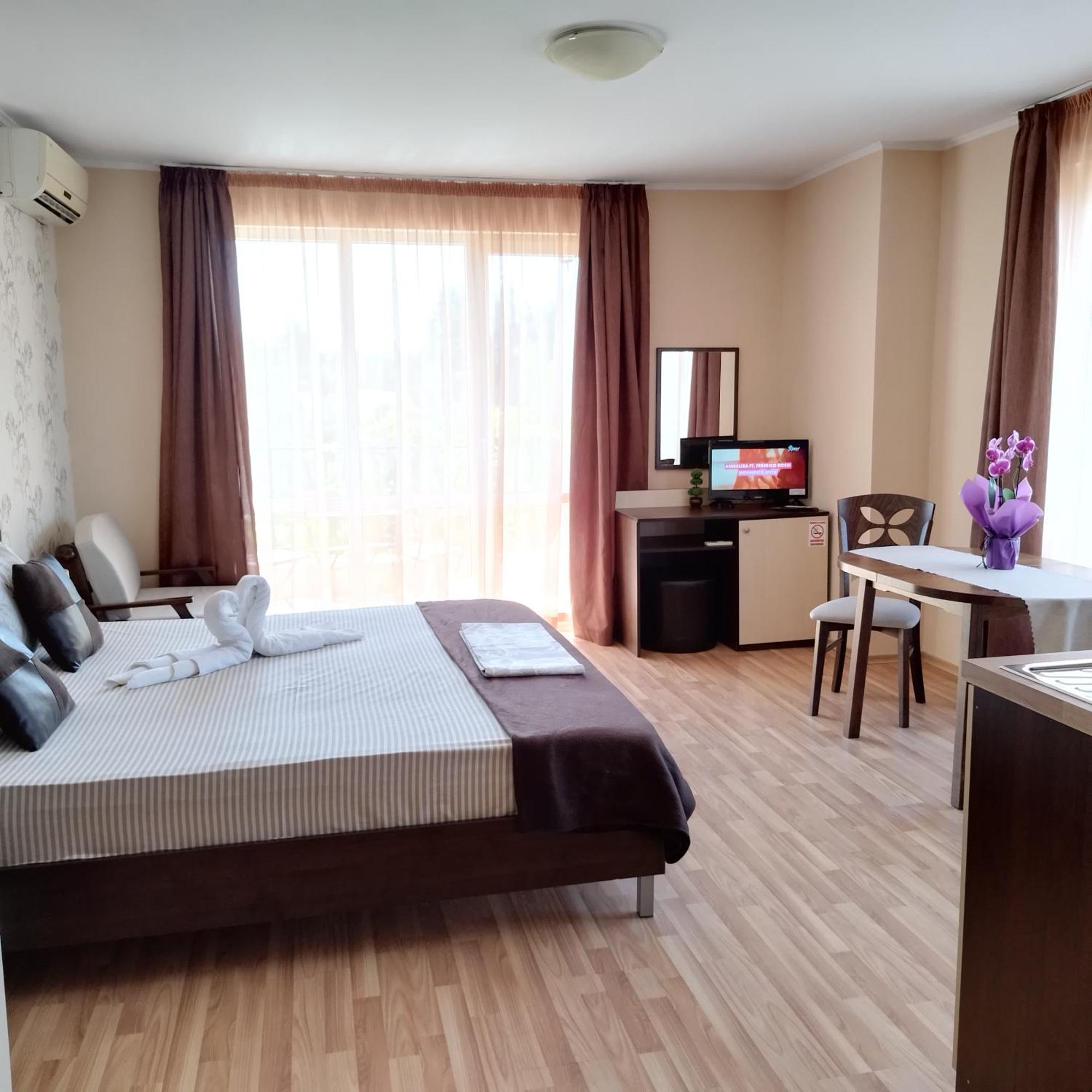 Respekt Guest House Slăntjev Brjag Rum bild